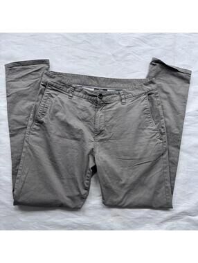 Vuori Pants Mens 32 Gray Khaki Stretch Performance Chinos Casual Athletic Light